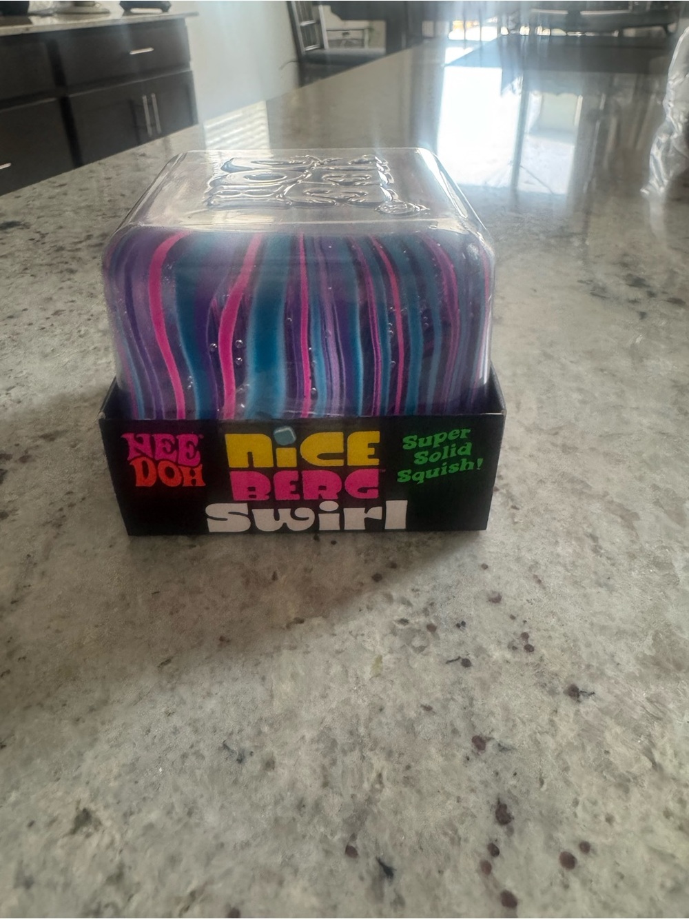 Needoh  Swirl solid squish